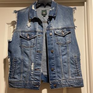 OVERSIZED JEAN VEST DARK BLUE WITH RIPS